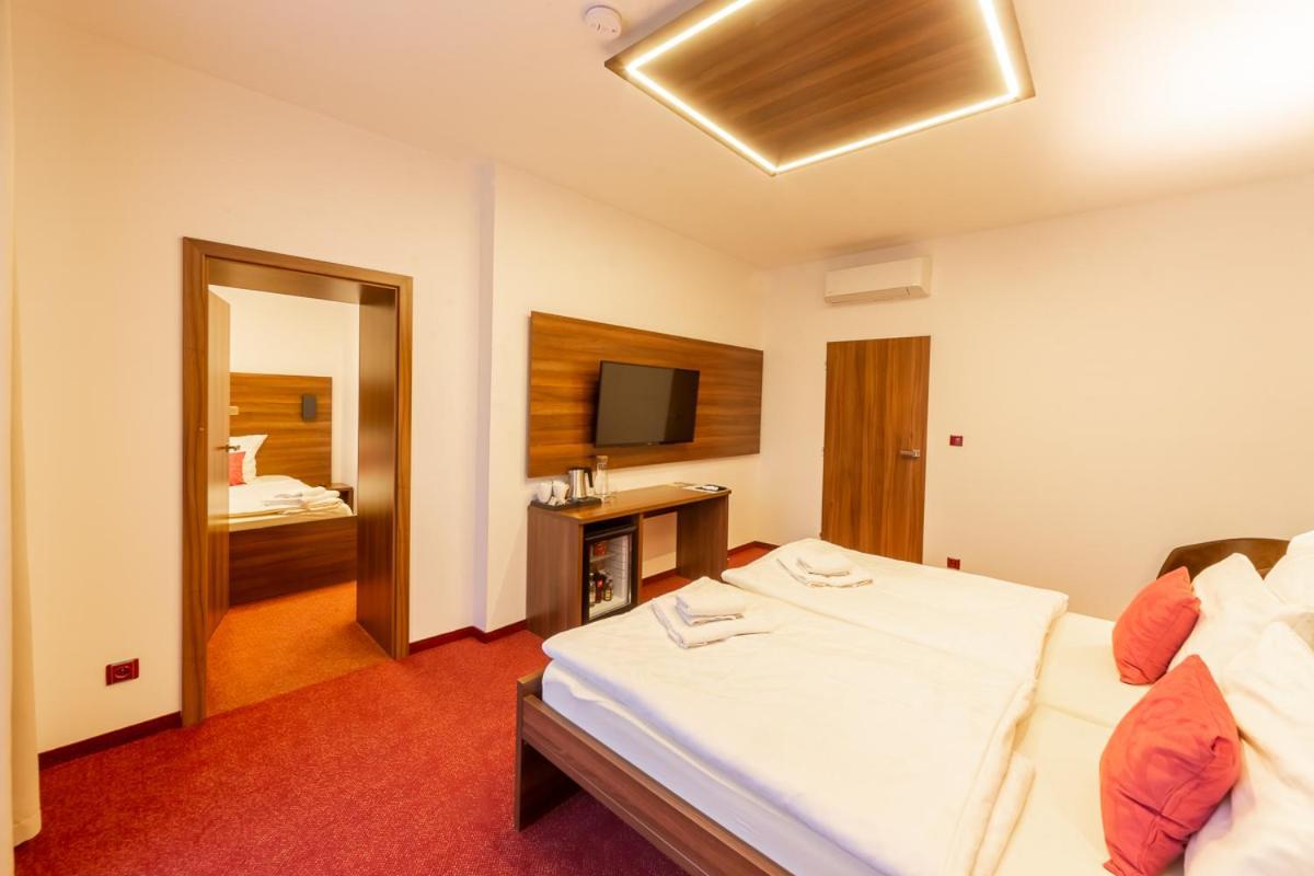 Bohemia Inn Hotel Turnov Buitenkant foto