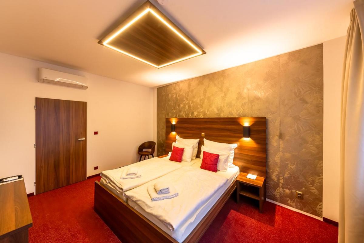 Bohemia Inn Hotel Turnov Buitenkant foto