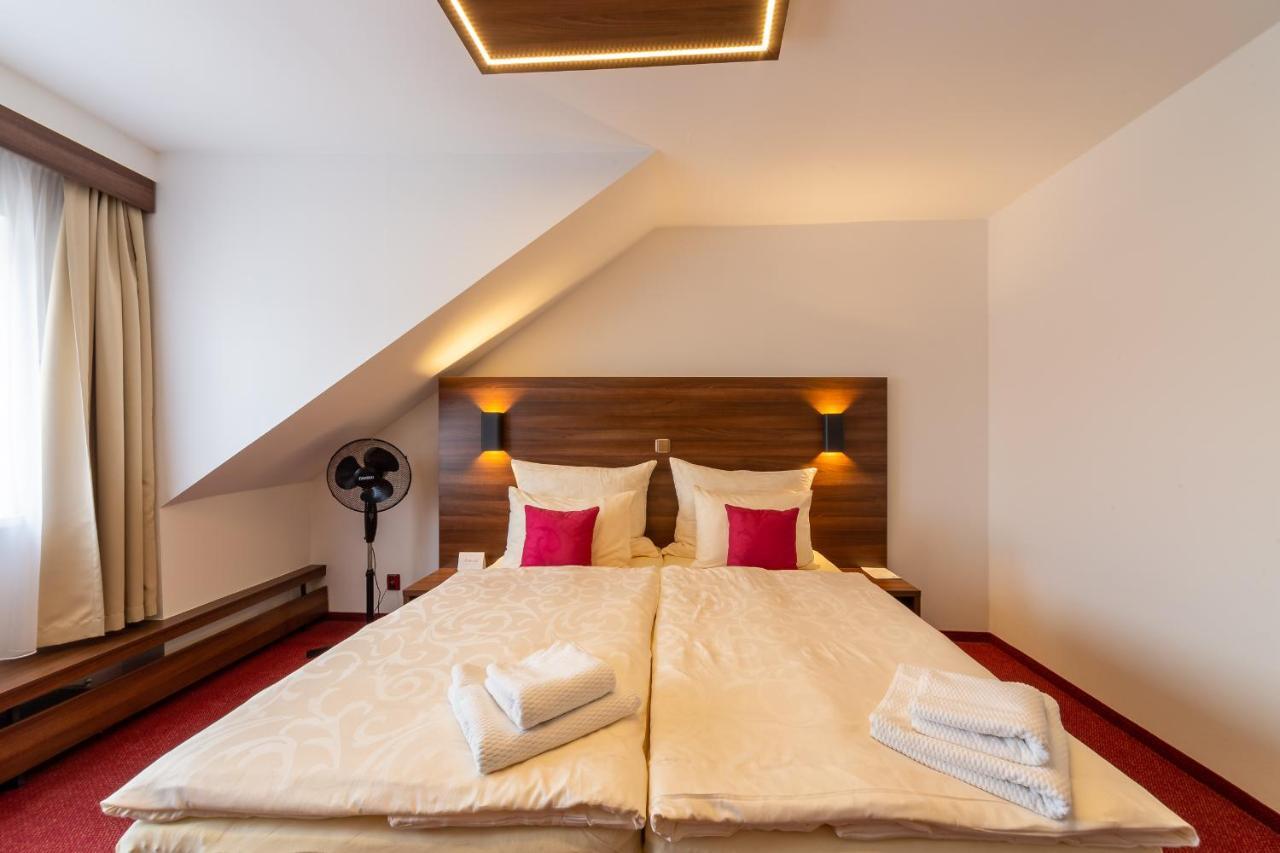 Bohemia Inn Hotel Turnov Buitenkant foto